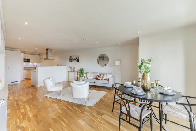 Kew Bridge Road, Brentford, TW8