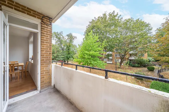 Weir Road, London, SW12