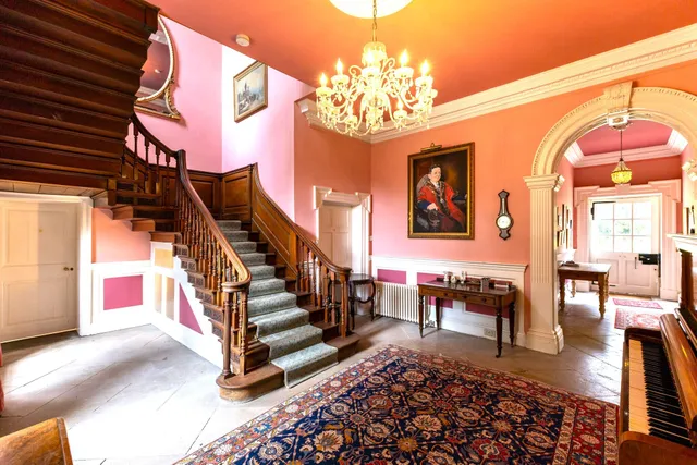 Castle Hill, Farnham, GU9