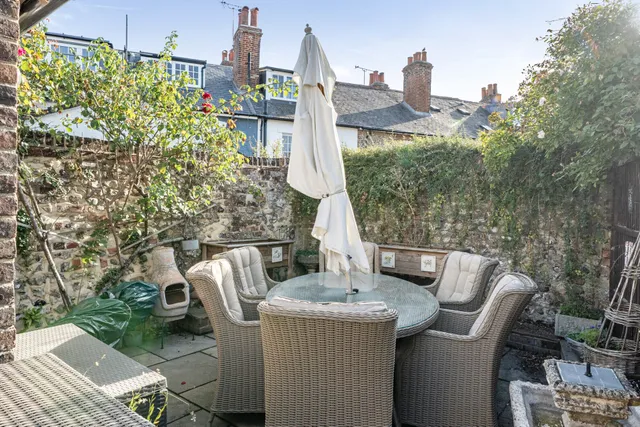 Orchard Avenue, Chichester, PO19