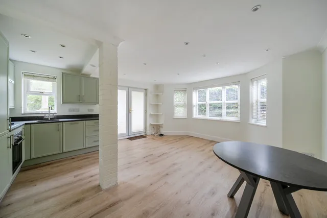 Sydney Road, Guildford, GU1