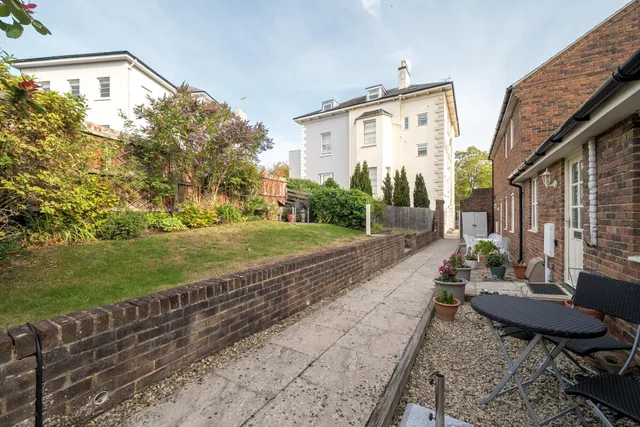 Parabola Road, Cheltenham, GL50