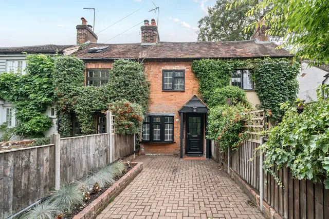 Red Lion Lane, Farnham, GU9