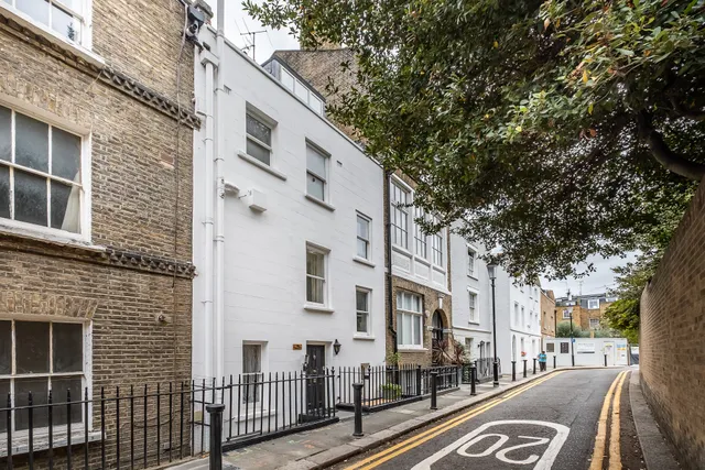 Dukes Lane, London, W8