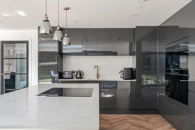 Byfleet Road, Cobham, KT11