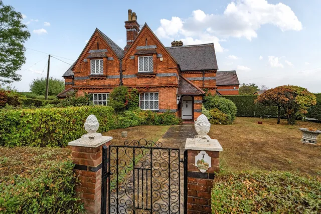 Oakley Green Road, WINDSOR, SL4