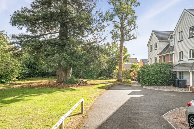 Cedar Avenue, Cuckfield, RH16