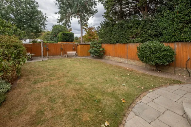 Popes Avenue, Twickenham, TW2