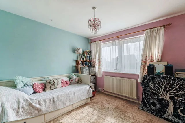 Phillips Close, Headley, GU35
