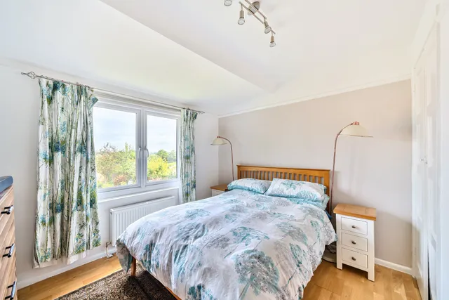Halls Farm Close, Winchester, SO22