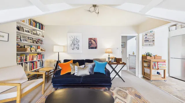 Onslow Gardens, London, N10