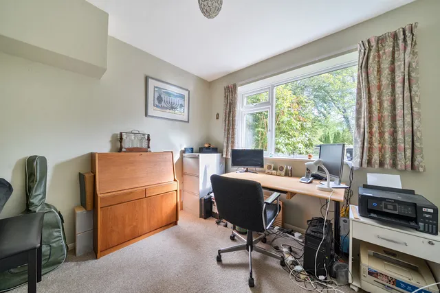 Hamm Court, Weybridge, KT13