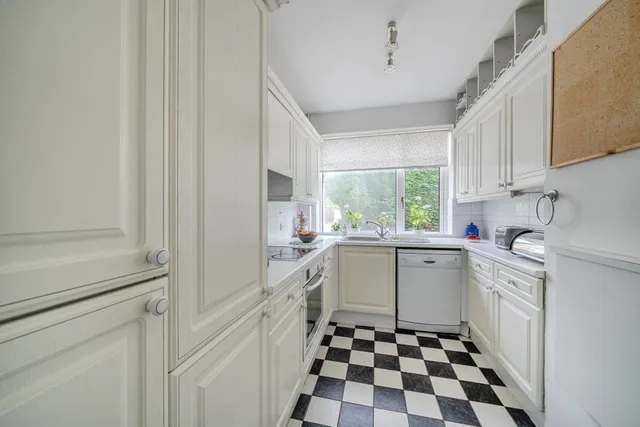 Bolton Avenue, Windsor, SL4