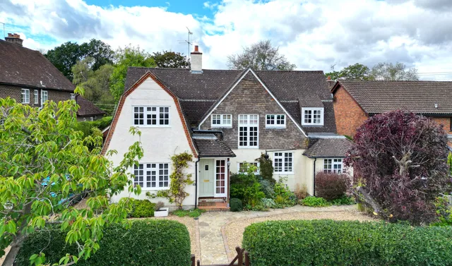 Lancaster Avenue, Farnham, GU9