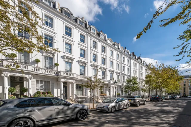 Palace Gardens Terrace, London, W8