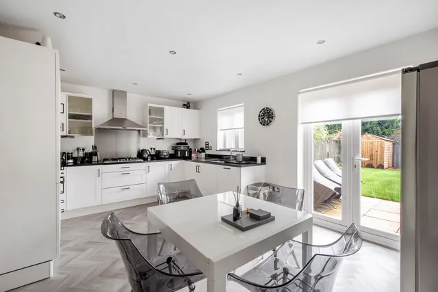 Poplar Close, Epsom, KT17