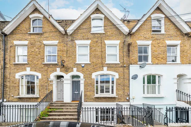 Auckland Road, London, SW11