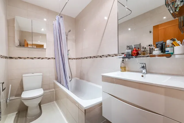 Warwick Road, London, W14