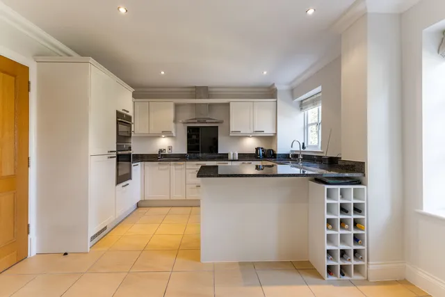 Cross Road, Sunningdale, SL5