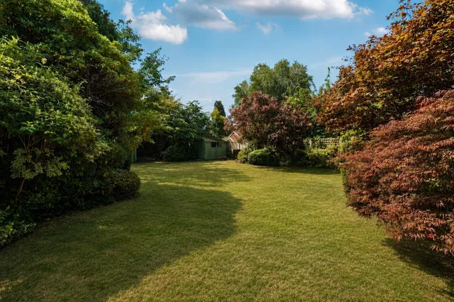 Crabtree Lane, Headley, GU35