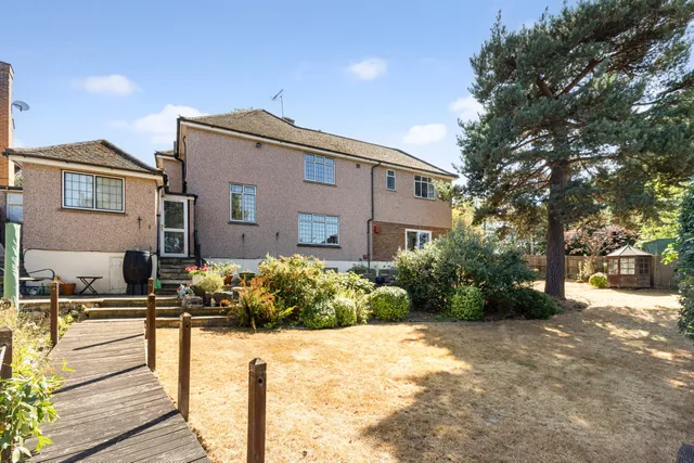Richfield Road, Bushey, WD23