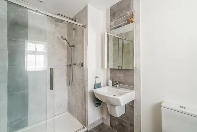 Upper Chobham Road, Camberley, GU15