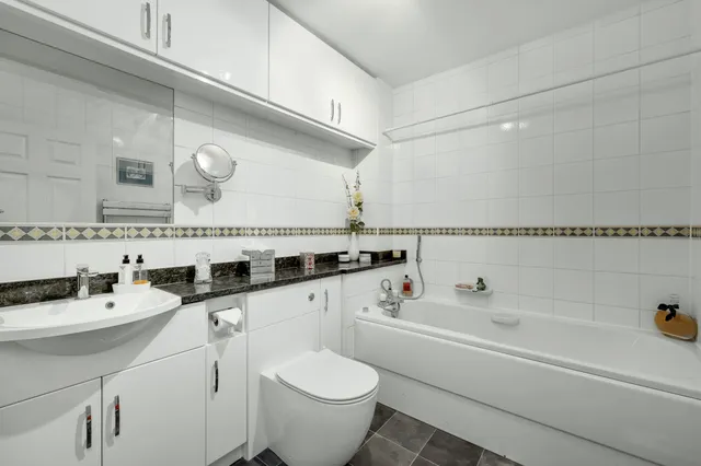 Oatlands Drive, Weybridge, KT13