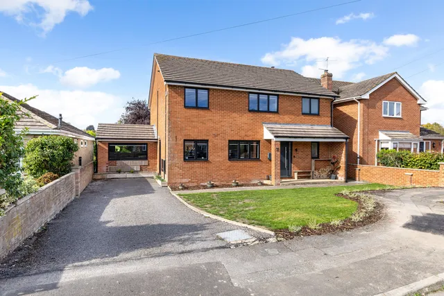 Chestnut Close, Salisbury, SP1