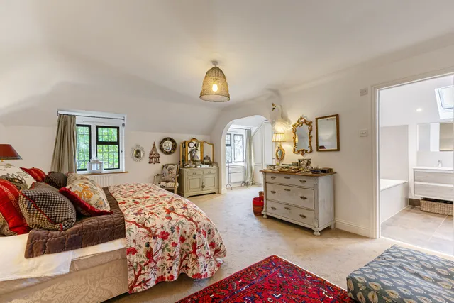 Grantley Avenue, Guildford, GU5