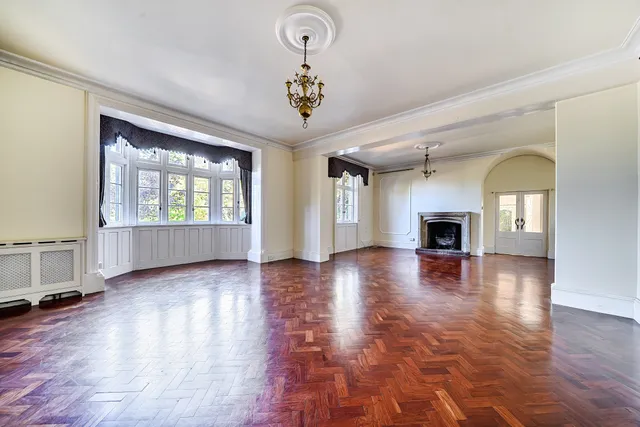 Lewes Road, Haywards Heath, RH17