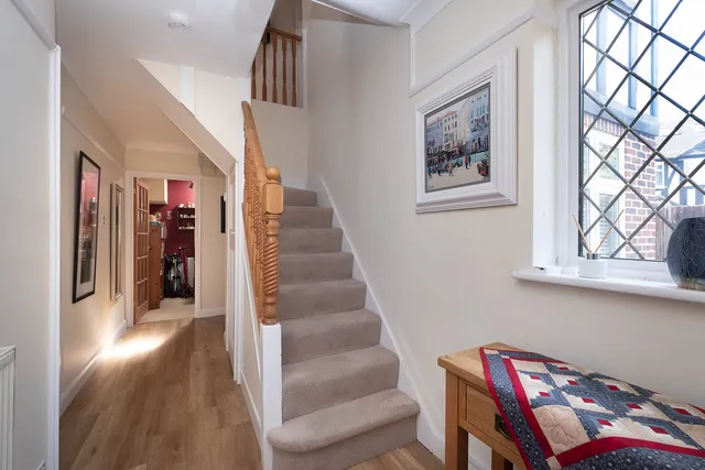 Westcoombe Avenue, London, SW20