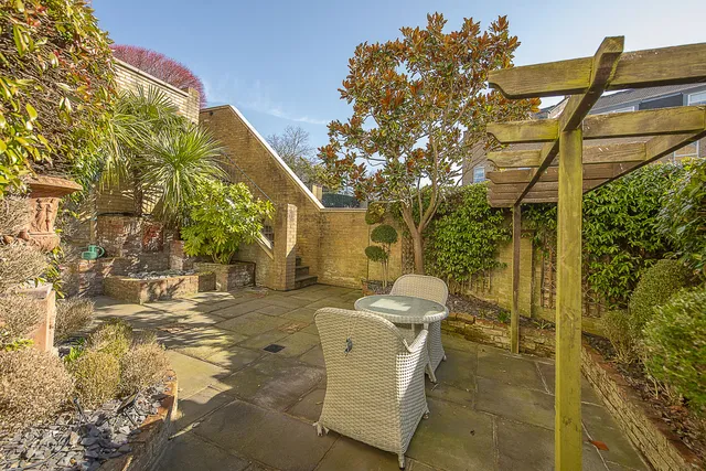 Clearwater Place, Surbiton, KT6