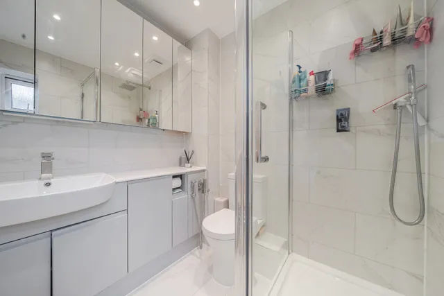 Horton Crescent, Epsom, KT19