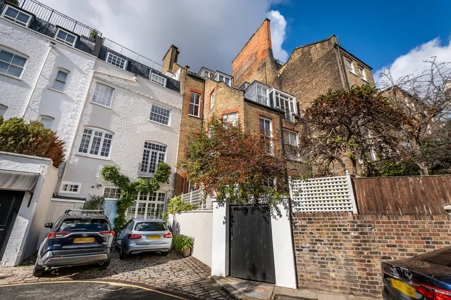 Kensington Court, London, W8