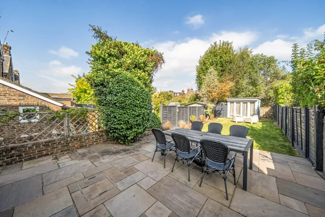 Swindon Road, Horsham, RH12