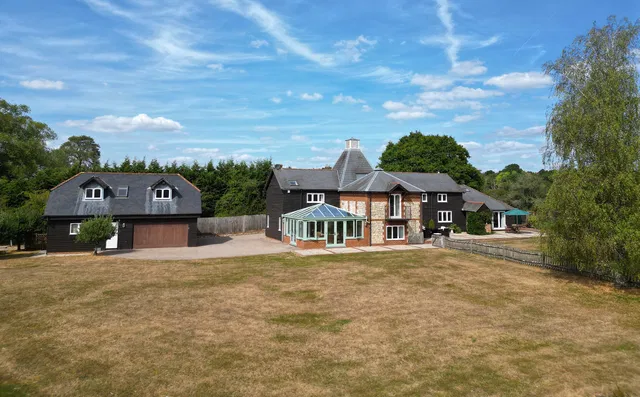 Frith End, Nr Farnham, GU35