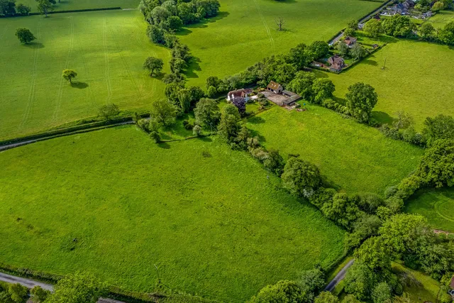 Snailing Lane, Greatham, GU33