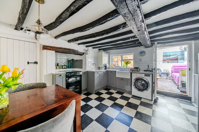 Upper Hale Road, Farnham, GU9
