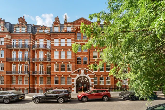 Kensington Court, London, W8