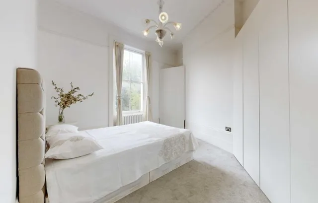 Warwick Avenue, London, W9