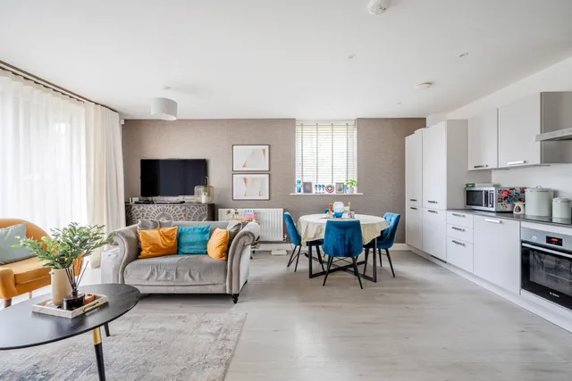 East Street, Epsom, KT17