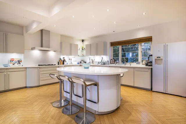 Albert Drive, London, SW19