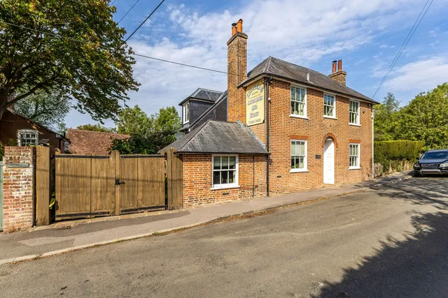 Colt Hill, Odiham, RG29