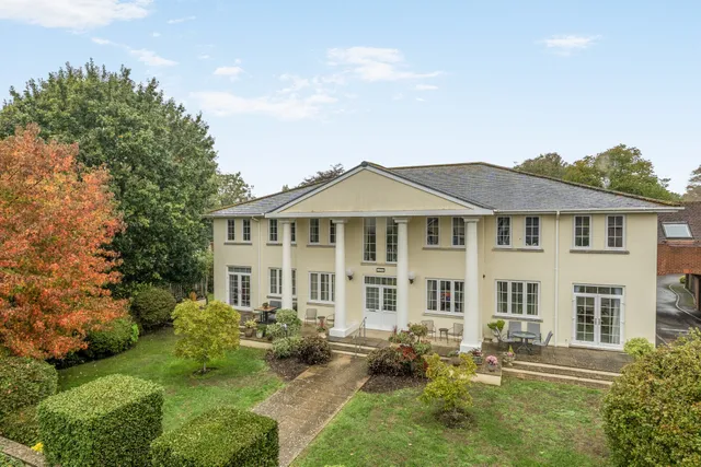 Tudor Close, Chichester, PO19