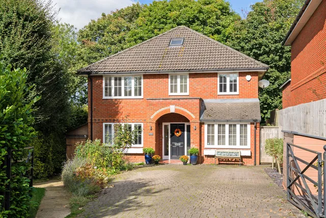Foxhill Close, High Wycombe, HP13