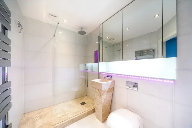 Strand Drive, Richmond, TW9