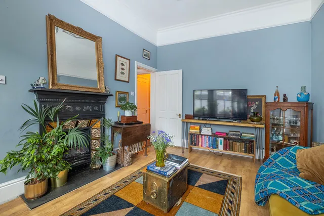 High Street, Hampton Wick, KT1