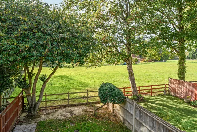 Clement Court, Chawton, GU34