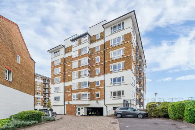 Princes Riverside Road, London, SE16