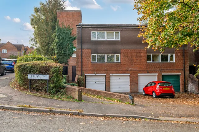 Hickling Way, Harpenden, AL5